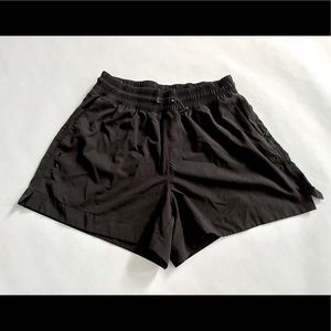 Old Navy StretchTech black workout shorts with pockets size XS